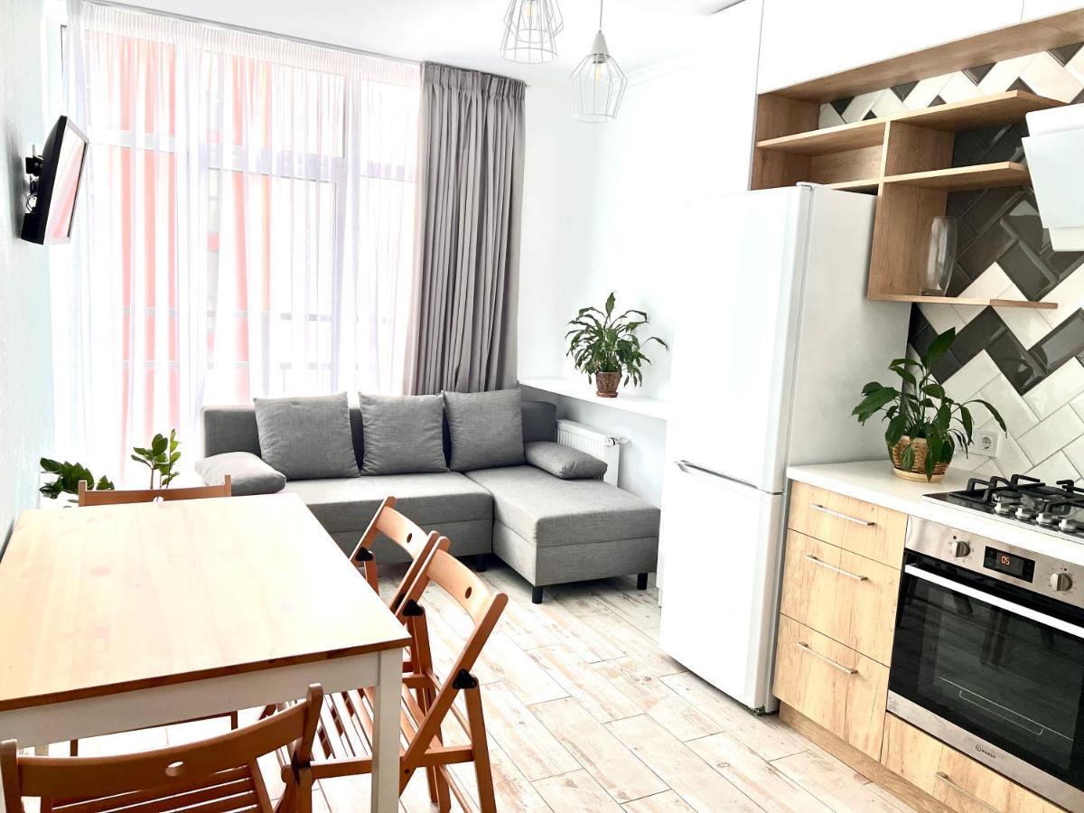 Osapart Cozy Apartment In A Complex Semycvit Lviv Exterior photo