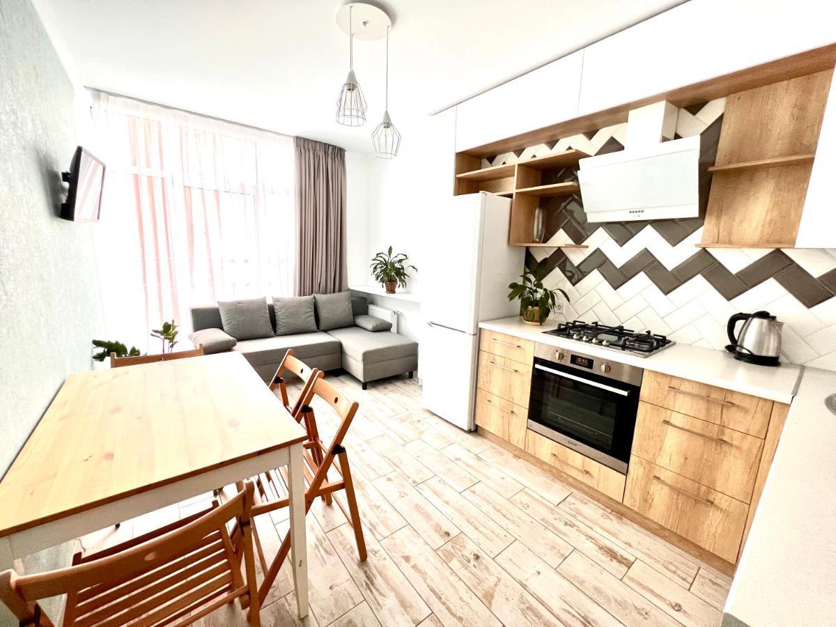 Osapart Cozy Apartment In A Complex Semycvit Lviv Exterior photo