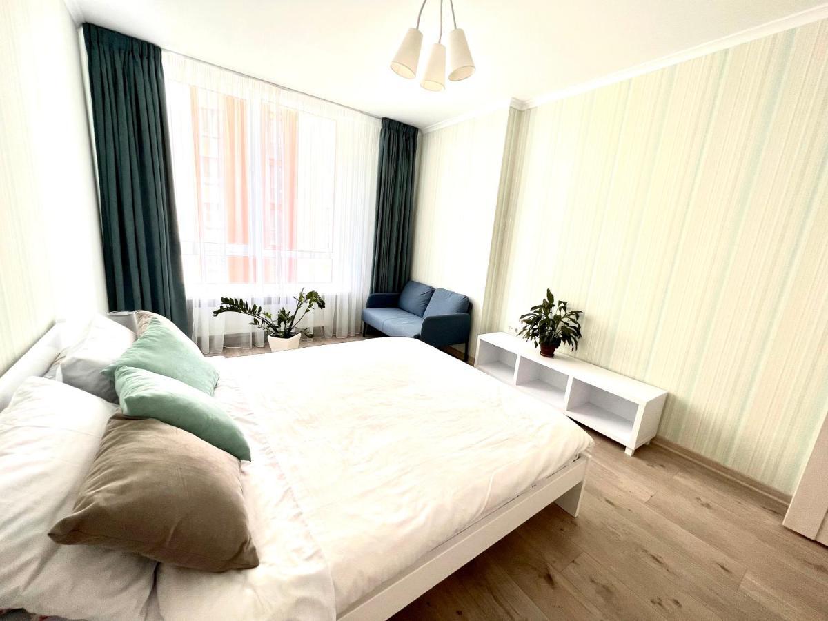 Osapart Cozy Apartment In A Complex Semycvit Lviv Exterior photo