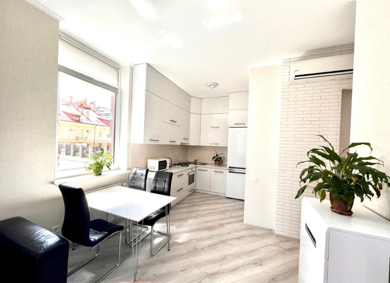 Osapart Cozy Apartment In A Complex Semycvit Lviv Exterior photo