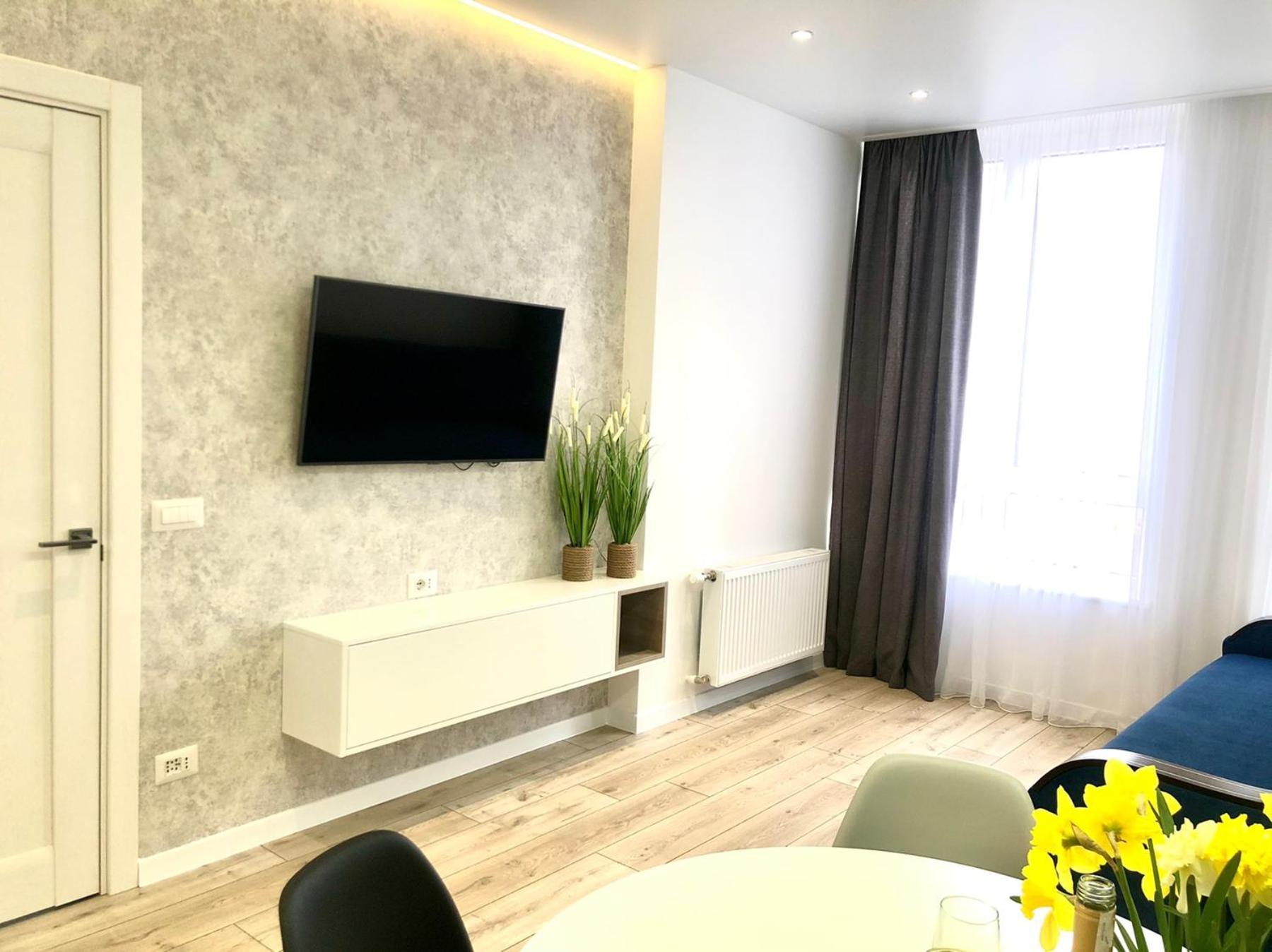 Osapart Cozy Apartment In A Complex Semycvit Lviv Exterior photo